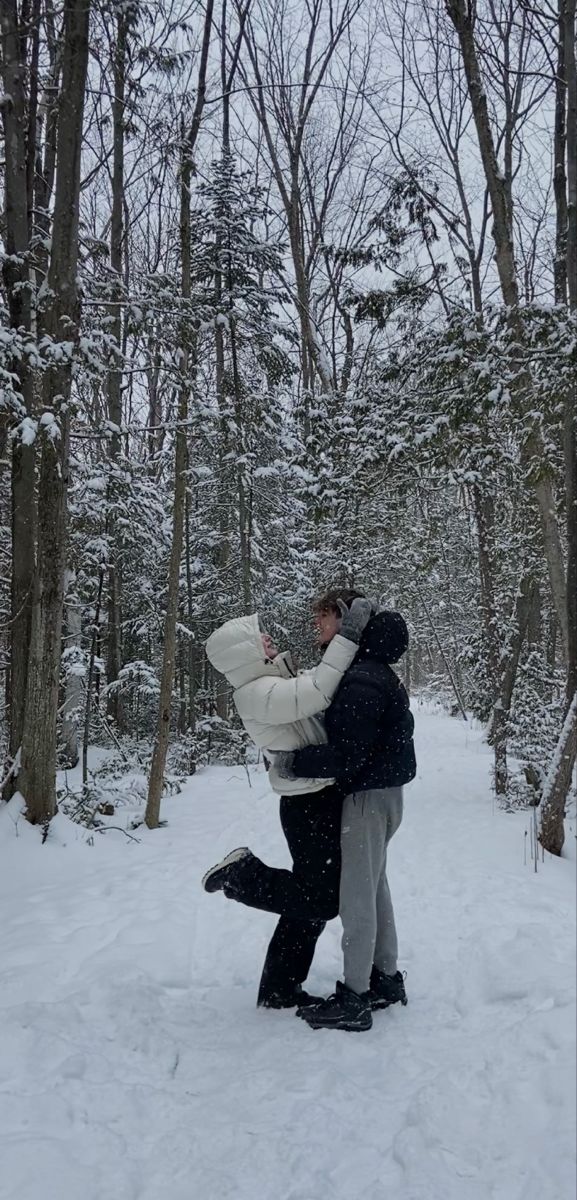 winter, cute, lovers, teenagers, goals Couples Playing In The Snow, Fireplace Aesthetic Cozy Couple, Boyfriend Pictures Christmas, Winter Bf Aesthetic, Love Winter Aesthetic, Christmas With Bf Aesthetic, Couple Photo In Snow, Holiday Couple Ideas, Winter Wonderland Couple Pictures