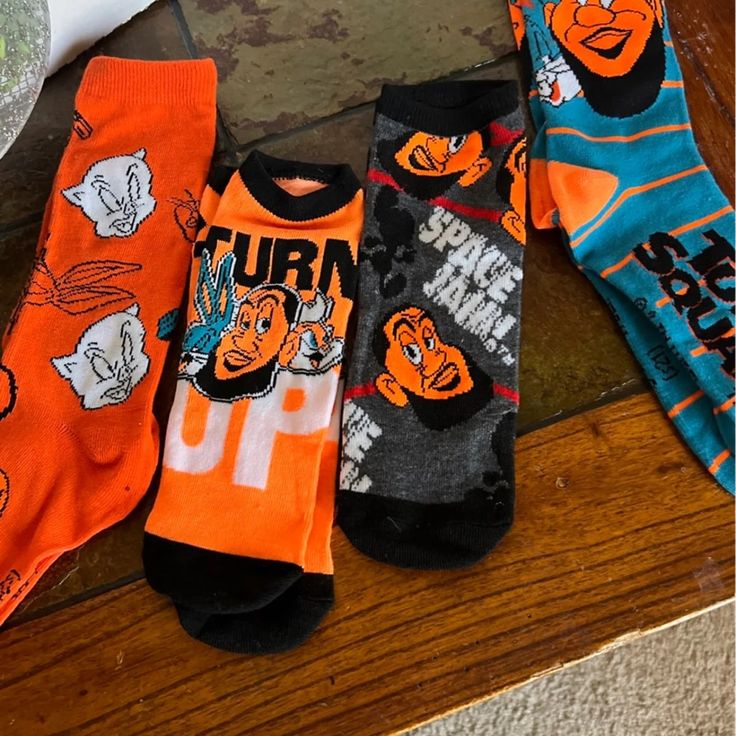 Lebon James Looney Tune Sox 7 Pair. 3 Ankle Socks 4 Calf Socks. Nwot. Never Worn. Fits Mean Size 5 To 10. Cones From A Smoke Free And Pet Free Home. Great For Any Easter Basket! Bugs Bunny Socks, 34th Birthday, Calf Socks, Warner Bros, Casual Socks, Ankle Socks, Looney Tunes, Lebron James, Blue Orange