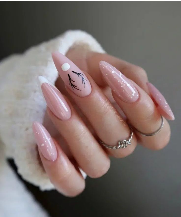 Pink Cristhmas Nails, Biogel Nails Design, Pink Holiday Nails Almond, Pink Nails For Christmas, Basic Winter Nails Simple, Pink December Nails, Nails December Winter, Nail Art Natale, Minimalistic Nails Design