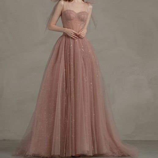 Yule Ball Aesthetic Dress, Yule Ball Dress Ideas, Yule Ball Dresses, Yule Ball Dress, Prom Dresses Long Black, High Low Evening Dresses, Gown Party Wear, Yule Ball, Gowns Dresses Elegant