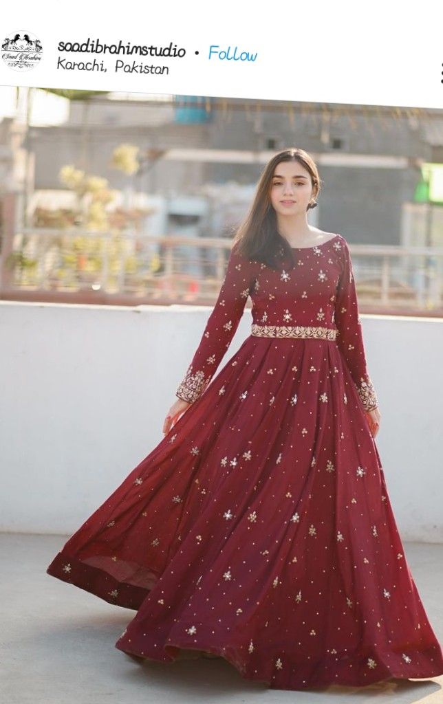 Wedding Guest Dresses Pakistani, Party Wear Frocks, Pakistani Women Dresses, Chic Maxi Dresses, Polka Dot Maxi Dresses, Fancy Frocks, Pakistani Fancy Dresses, Beautiful Pakistani Dresses, Pakistani Fashion Party Wear