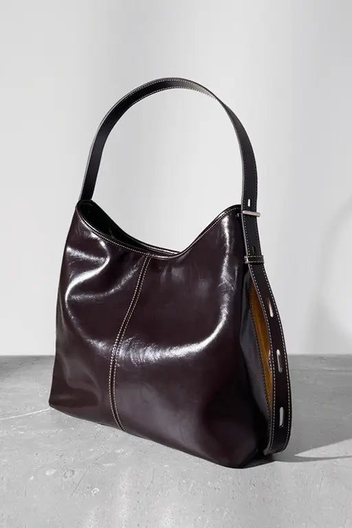 Leather Shoulder Bags, Brown Slouchy Bag, A Bag, Bags Accessories Ideas, Bags And Purses, Hobo Bags, Leather Purse, Leather Bags, Bags 2024