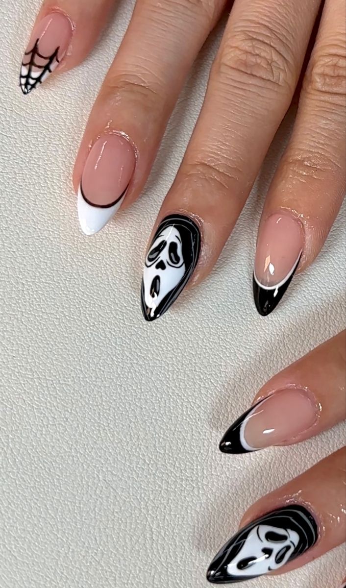 White Nails With Halloween Designs, Ghost Face Nails Almond, Clean Girl Halloween Nails, Halloween Designs Nails, Halloween Ghostface Nails, Spookie Nails, Simple Scream Nails, Ghostface Halloween Nails, Classic Halloween Nails