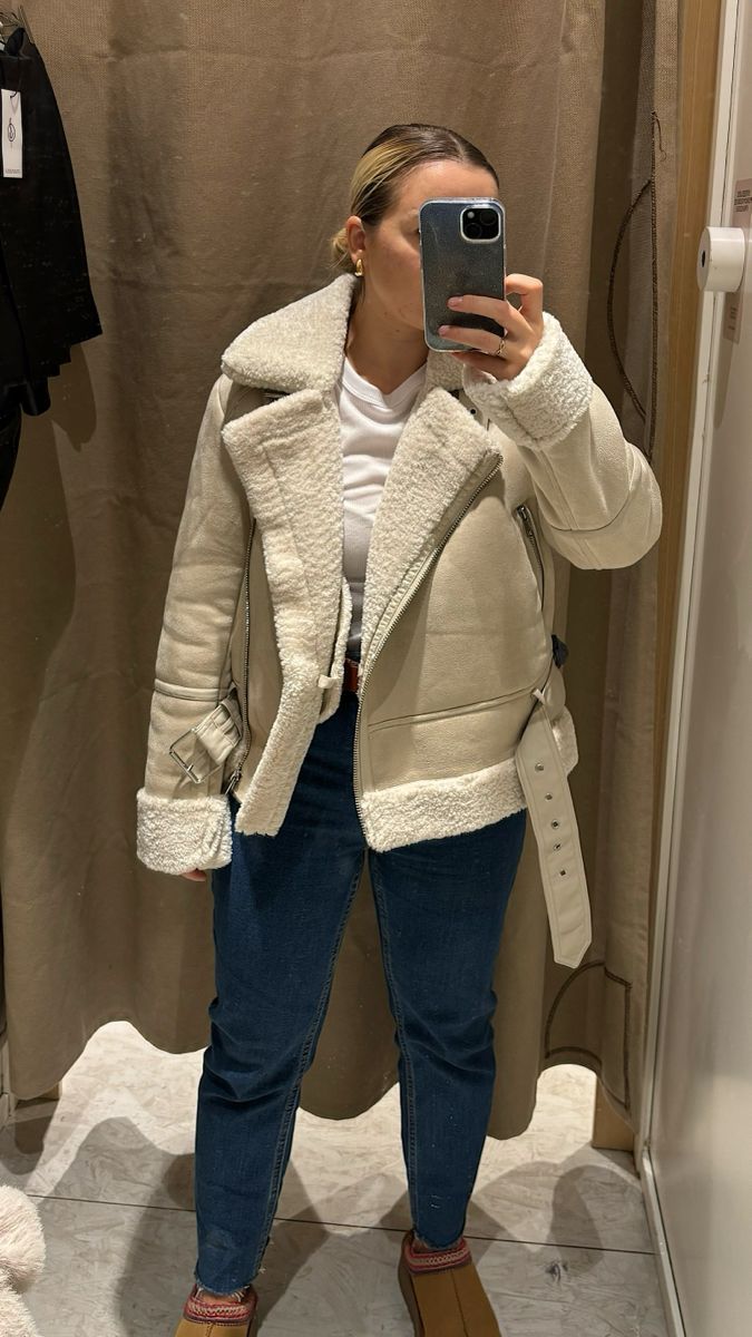 White Beige Aesthetic, Winter Jacket Outfits, Beige Jacket, Aesthetic Style, Jacket Outfit, Beige Aesthetic, White Beige, Aesthetic Fashion, Jacket Outfits