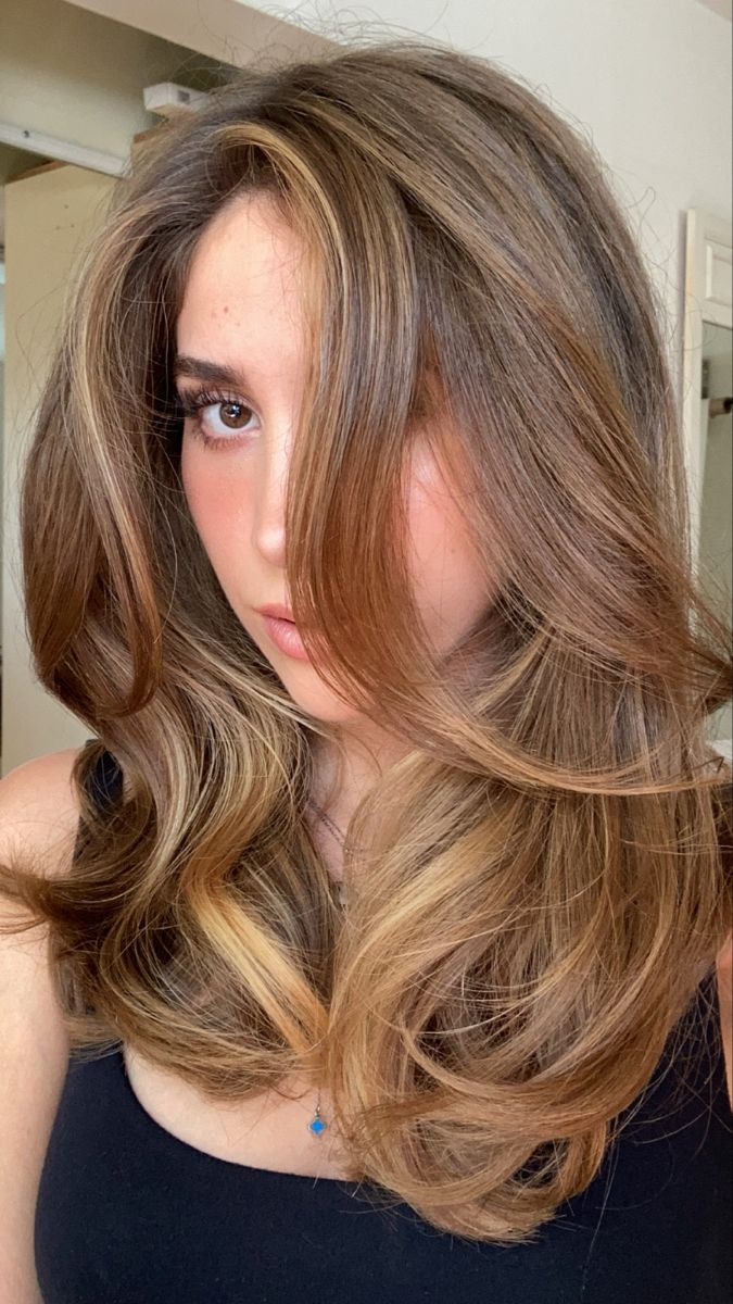 Hair style blonde bouncy hair TikTok hair 90s hair volume beauty babylights Hairstyles Long Bob, Hairstyle Ideas For Short Hair, 90s Haircuts, Bombshell Hair, Haircuts Ideas, Brown Hair Inspo, Ideas For Short Hair, Bouncy Hair, Blowout Hair