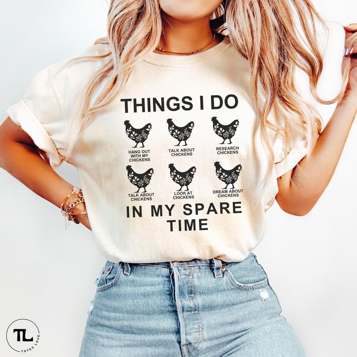 a woman wearing a t - shirt that says things i do in my spare time