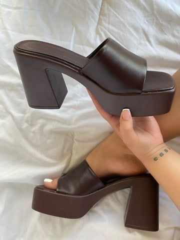 Sepatu Pump, High Heel Dress Shoes, Mules Sandals, High Heel Dress, Platform Mules, Cute Heels, Girly Shoes, Shoe Inspo, Aesthetic Shoes