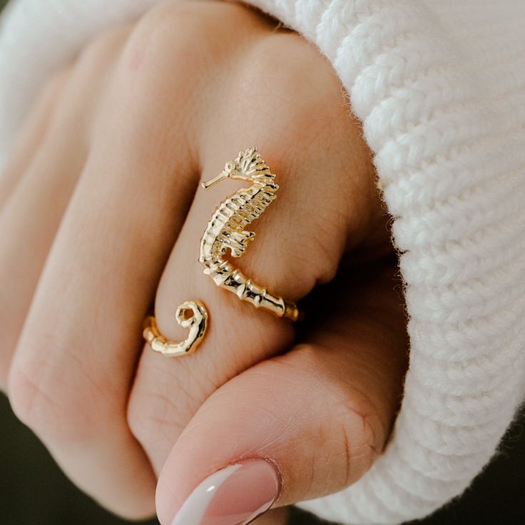 Seahorse Ring, Summer Court, Ocean Stuff, Ocean Ring, College Fits, Solid Gold Chains, Animal Rings, Dream Jewelry, Adjustable Ring