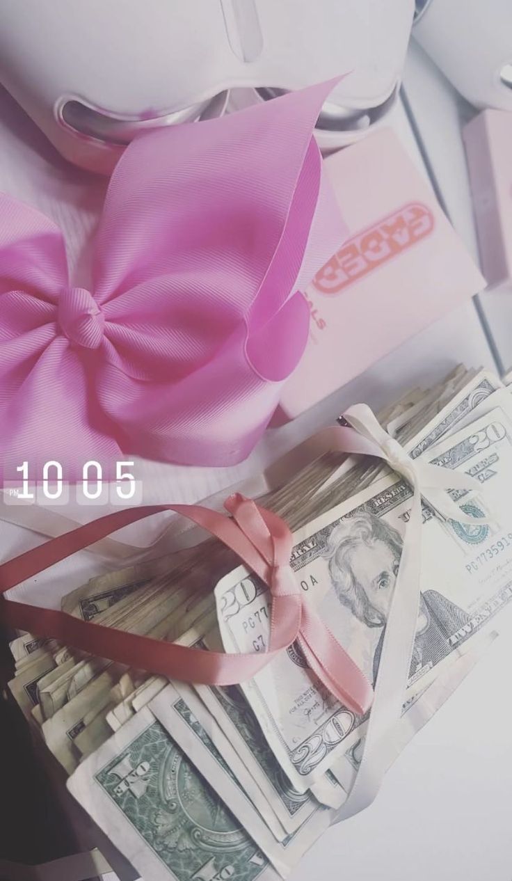 Girly , baddie , money , aesthetic picture ideas Girly Money Aesthetic, Aesthetic Money Picture, 2020 Baddie Aesthetic, Aesthetic Pictures Money, Girly Asthetic Photos, Random Pictures Girly, Pink Dream Board, Cute Random Pictures, Baddie Aesthetic Pictures