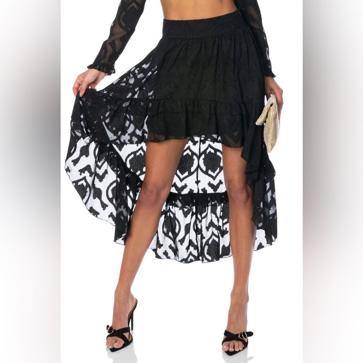 New With Tags Hypeach La Jolla Nights Black High-Low Skirt Size: Small Black High Low Skirt, Skirt Lining, Skirt High Waist, High Low Skirt, Black And Cream, Hair Clothes, La Jolla, Cute Skirts, Ruffle Skirt