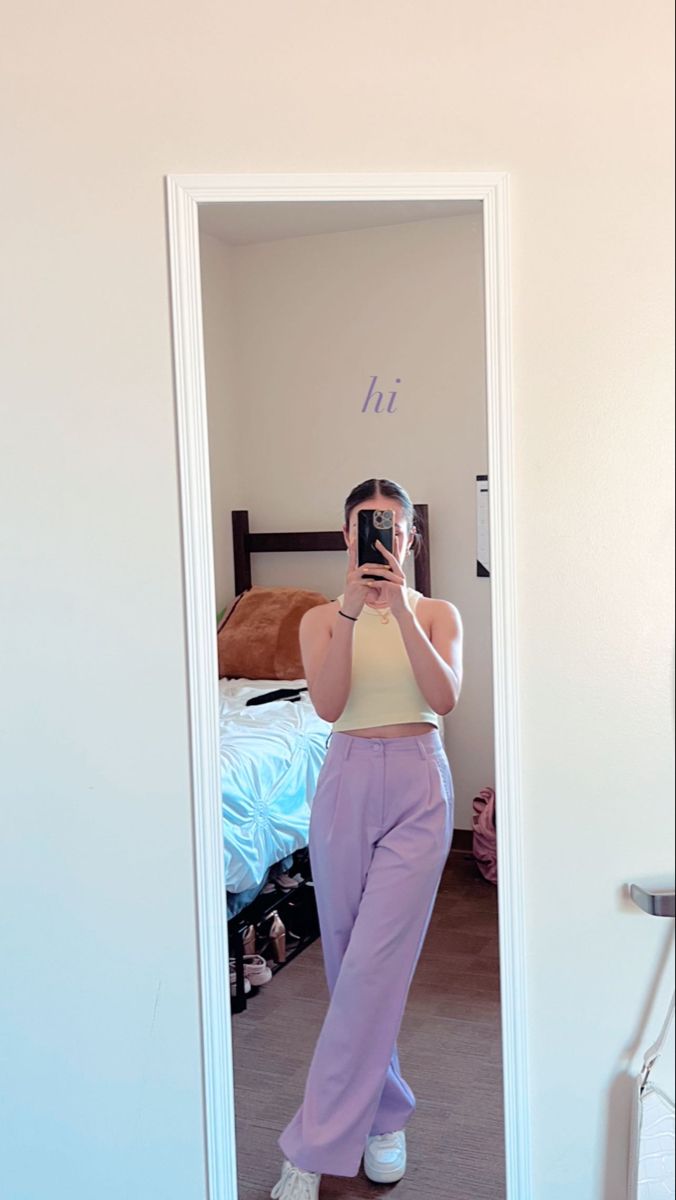 Casual Lavender Outfit, Pastel Color Casual Outfit, Styling Lilac Pants, How To Style Lilac Pants, Pastel Yellow Top Outfit, Outfits With Lavender Pants, Pastel Yellow Pants Outfit, How To Style Lavender Pants, Lavender Spring Outfits