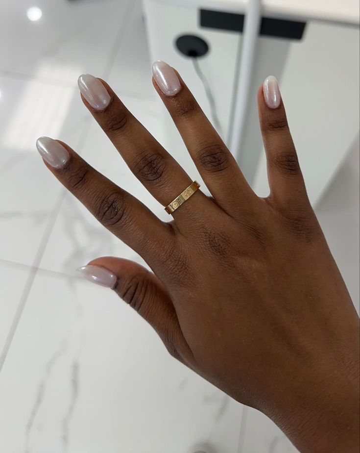 Bridal Nails For Black Brides, Black Bride Nails, Wedding Nails For Black Bride, White Engagement Nails, Minimalist Natural Nails, Chrome Nails On Dark Skin, Wedding Nails Black Women, Black Tie Nails Classy, Natural Toe Nails