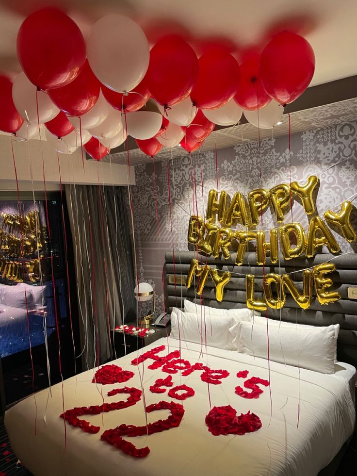 Room decorations, birthday celebration, visit vegas, travel guide, room setup ideas, room setups Hotel Room Decoration, Romantic Hotel Rooms, Valentines Bedroom, Boyfriends Birthday Ideas, Romantic Room Surprise, Surprise Birthday Decorations, Romantic Room Decoration, Wedding Room Decorations, Happy Birthday Decor