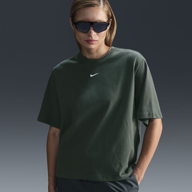 Made with our heavyweight cotton jersey, this soft tee gives you premium comfort. Its boxy fit and simple Swoosh logo make it an easy pick to pair with your favorite leggings or shorts. Trendy Cotton T-shirt With Moisture-wicking, Boxy Fit Athleisure Top For Streetwear, Sporty Boxy Fit Tops For Sports, Athleisure Boxy Fit Tops For Sports, Everyday Sportswear Crew Neck Tops, Relaxed Fit Sportswear Top For Streetwear, Casual Gym Tops With Branding, Casual Boxy Fit Activewear For Sports, Nike Activewear Short Sleeve For Streetwear