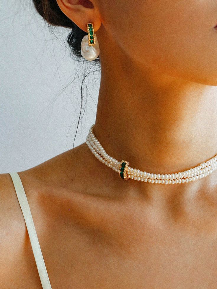 Metal: 18k Recycled Gold Plated On Brass Pearl: Freshwater Pearls Gemstone: Cubic Zirconia Chain Length: 340-390mm Weight: 28.5g Baroque Pearls Jewelry, Sliver Earrings, Silk Jewelry, Freshwater Pearl Jewelry, Zircon Earrings, Pearl Choker Necklace, Emerald Necklace, Cubic Zirconia Earrings, Zirconia Earrings