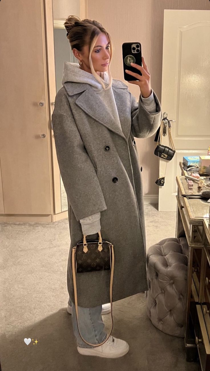 Winter Outfits Elegant, Vinter Mode Outfits, Trenchcoat Outfit, Mantel Outfit, Adrette Outfits, Gray Coat, Fest Outfits, Winter Fashion Outfits Casual, Uni Outfits