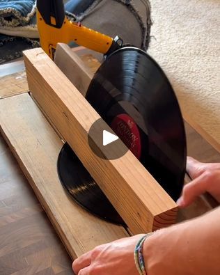 1M views · 2.7K reactions | Bending Vinyl Records To Make Shelves | Cool way to repurpose thrift store albums! 🤩 🎶 | By UNILAD | Facebook Crafts With Old Vinyl Records, Reuse Vinyl Records, Vinyl Record Projects Upcycle, Upcycling Vinyl Records, Recycled Vinyl Records, Vinyl Record Reuse, Vinyl Record Crafts, Record Crafts, Thrift Store