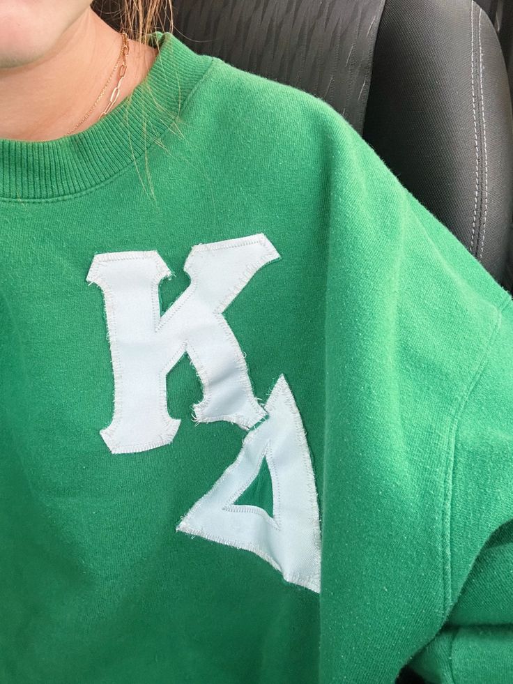 Alpha Delta Pi Sweatshirt, Kappa Delta Merchandise, Sigma Kappa Sweatshirt, Kappa Delta Shirts Designs, Sorority Jersey Outfit, Delta Gamma Shirt, Sorority Sweatshirt Ideas, Diy Sorority Sweatshirt, Kappa Delta Sweatshirt