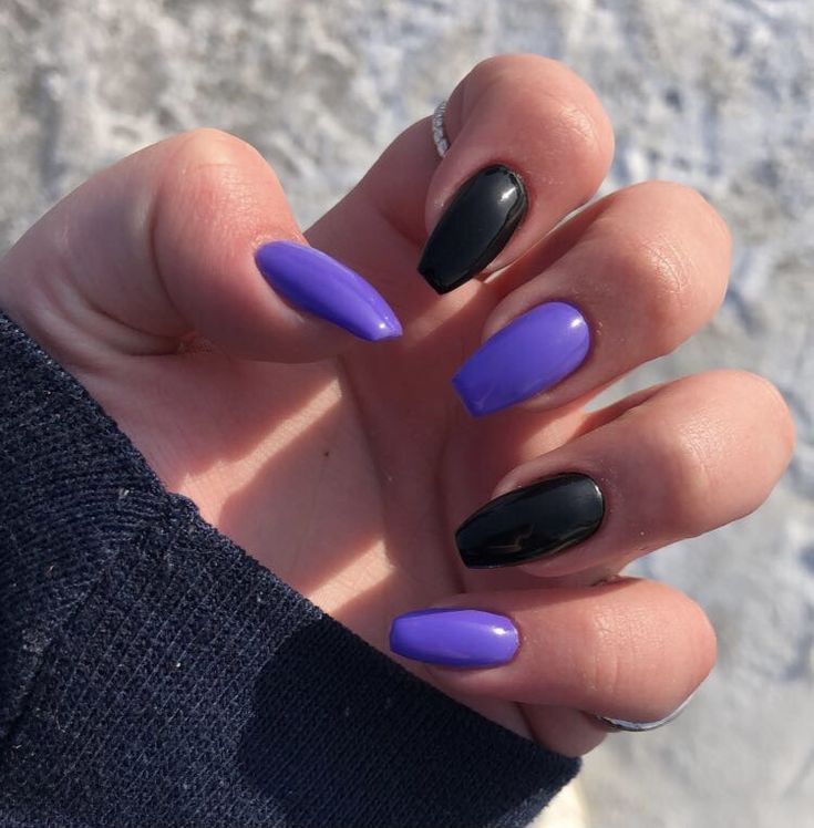 Purple And Black Nails, Dark Purple Nail Polish, Black And Purple Nails, Purple Gel Nails, Dark Purple Nails, Cute Nail Polish, Purple Acrylic Nails, Purple Nail Polish, Purple Acrylic