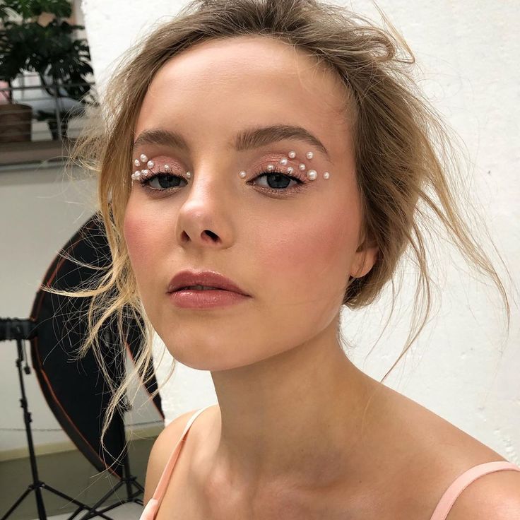 Rhinestone Makeup, Make Up Inspiration, Valentines Makeup, Fairy Makeup, Creative Eye Makeup, Creative Makeup Looks, Elegante Casual, Editorial Makeup, Makati