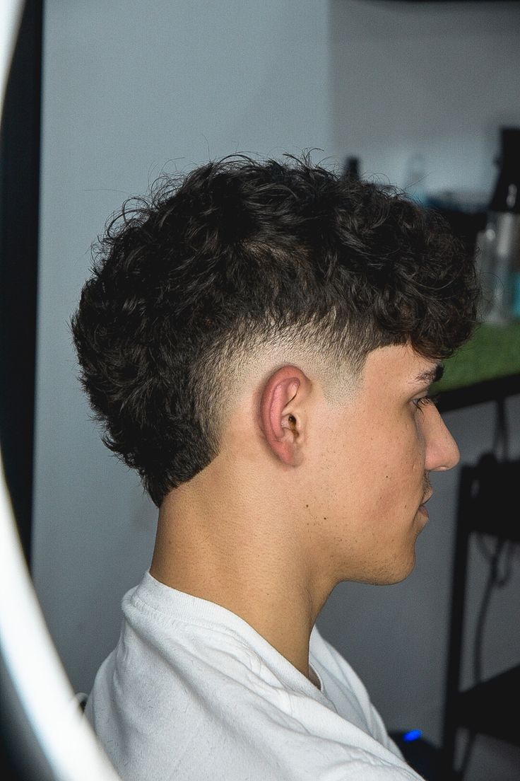 Burst Fade Mohawk Curly Hair, Mens Haircuts Thick Hair, Burst Fade Mohawk, Taper Fade Short Hair, Fade Haircut Curly Hair, Young Men Haircuts, Men Fade Haircut Short, Mohawk Haircut, Buzz Cut Hairstyles