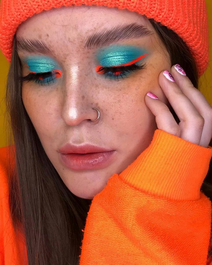 Teal Outfit, Teal Makeup, Teal Outfits, Orange Eyeshadow, Orange Makeup, Pigmented Lips, Teal Orange, Red And Teal, Cute Makeup