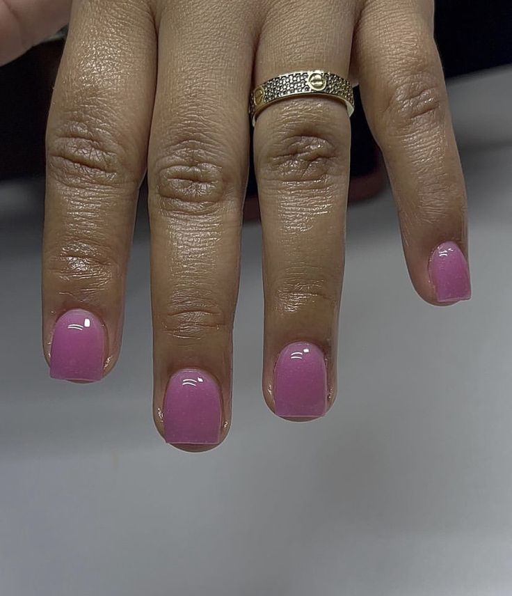 Regular Polish Nails Manicures, Natural Acrylic Overlay Nails, Short Polished Nails, Short Real Nails Manicures, Overlay Nails Black Women, Short Overlay Nail Designs, Short Nail Overlay Ideas, Short Overlay Nails, Colorful Tattoos For Black Women