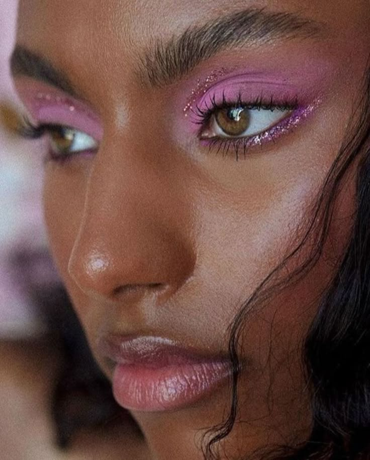 Maquillage On Fleek, Mekap Mata, Make Up Inspiration, Smink Inspiration, Chanel Chanel, Makeup Eye Looks, Pink Eyeshadow, Pink Makeup, Editorial Makeup