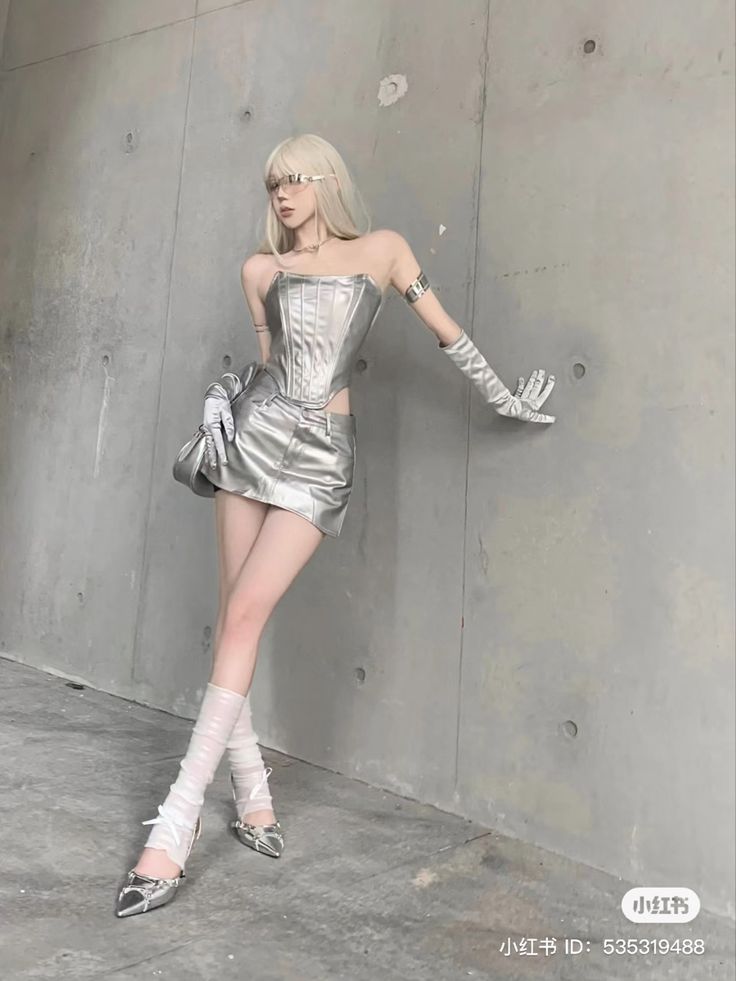 Y2k Silver Outfits, Imvu Y2k, Futuristic Outfits, Amazing Saturday, Silver Outfits, Ny Outfits, Kpop Concert Outfit, Preformance Outfits, Futuristic Fashion