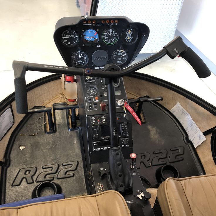 the cockpit of an airplane is shown in this image