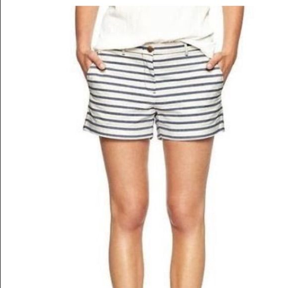 Gap Women’s Sun Kissed Shorts Navy White Size 16 Sits Below The Waist Easy Through The Hip And Thigh 3 1/4” Inseam See Pictures For Measurement #07194 Gap Casual High-waisted Shorts, Chic Summer Bottoms From Gap, Gap White Cotton Bottoms, White Cotton Bottoms By Gap, Gap Summer Shorts, Gap High-waisted Summer Shorts, Gap Cotton Summer Bottoms, Summer Cotton Bottoms By Gap, Summer Cotton Bottoms From Gap