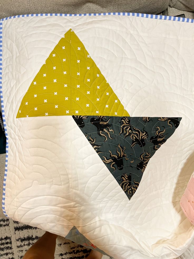 Modern triangle quilt featuring two acute triangles using octopus and chartreuse patterned fabric. Acute Triangle, Triangle Quilts, Beginner Quilt, Beginner Quilt Patterns, Triangle Quilt, Quilting For Beginners, Instructional Video, Different Patterns, Modern Quilts