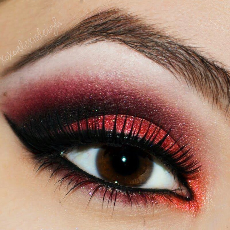 Smokey red <3 it.! Red Smokey Eye, Queen Of Hearts Makeup, Goth Makeup Tutorial, Red Eye Makeup, Smokey Eye For Brown Eyes, Red Eyeshadow, Smink Inspiration, Red Makeup, Beauty Make-up