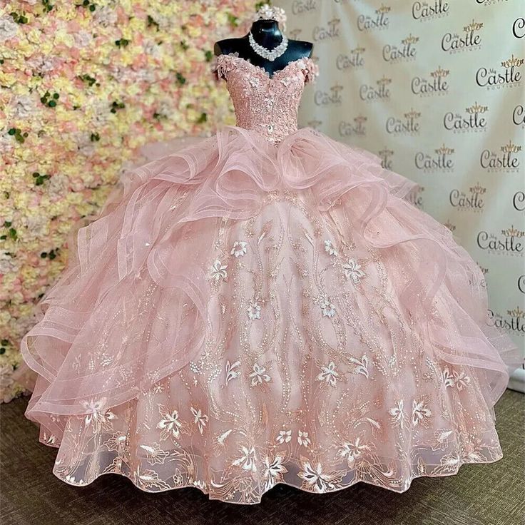 Princess Quinceanera Dresses, Birthday Gown, Gown Birthday, Quinceanera Pink, Quinceanera Themes Dresses, Pink Quince, Pink Ball Gown, Quinceanera Dresses Pink, Pretty Quinceanera Dresses