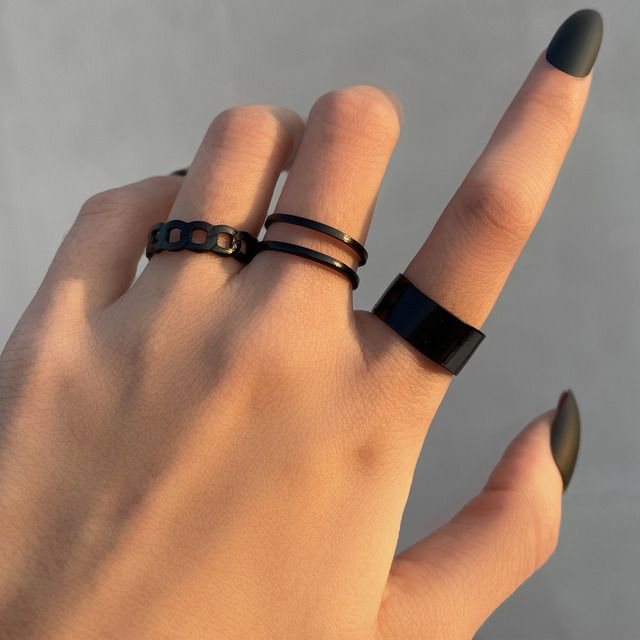 Five Gold Rings, Rings Set For Women, Goth Ring, Aesthetic Rings, Vintage Goth, Gothic Metal, Geometric Animals, Vintage Gothic, Rings Set