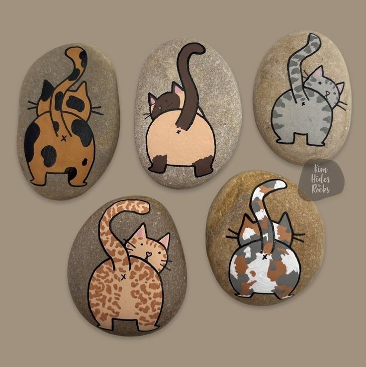 Cat Butts Painting, Painting Cats On Rocks, Cat Stone Art, Cat Painted Rocks Ideas, Cat Rock Painting Ideas, Painting Ideas For Summer, Pet Rocks Craft, Cat Rock Painting, Painted Rocks Cats