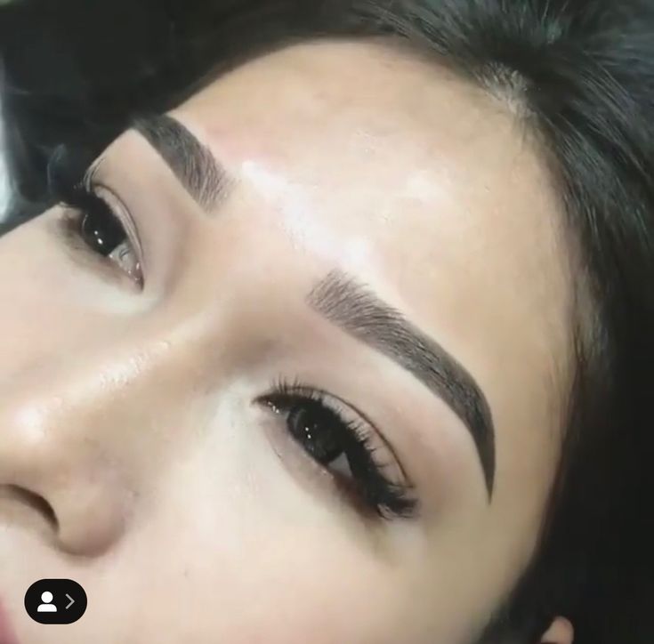 Mircoblading Eyebrows, Eyebrows Goals, Ombre Eyebrows, Bentuk Alis, Black Eyebrows, Eyebrow Design, Arched Eyebrows, Perfect Eyelashes, Eyebrow Makeup Tips