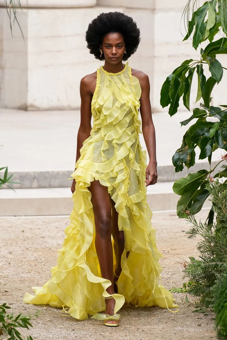 Zimmermann Spring 2023 Ready-to-Wear Fashion Show | Vogue Modest Wedding Dresses Ball Gown, Spring 2023 Ready To Wear, 2023 Ready To Wear, Spring 2023, Lace Fashion, Mellow Yellow, Fashion Show Collection, Mode Vintage, Fashion Week Spring