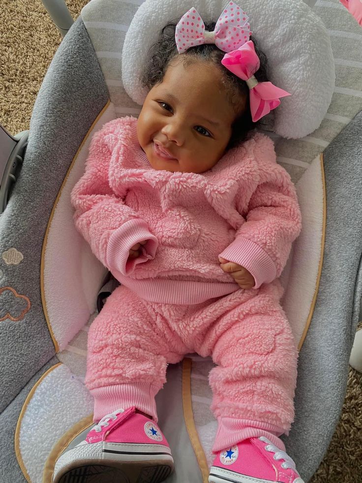 Winter Outfits Babygirl, Baby Girl Outfits Black Babies, Black Baby Girl Hairstyles, Black Baby Girl, Newborn Black Babies, Mix Baby Girl, Mommy And Baby Pictures, Cute Mixed Babies