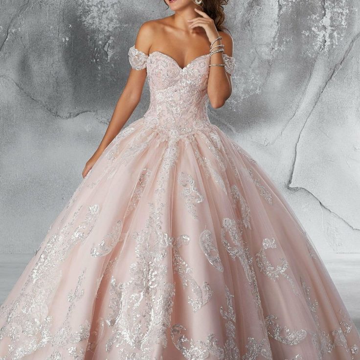 Like New Worn Once. Quinceanera, Sweet 16, Bat-Mitzah. Corset Back Closure Will Fit Sizes 0-8. Mori Lee Quinceanera Dresses, Charro Quinceanera Dresses, Sweet Sixteen Dresses, Dress Blush Pink, Sweet 15 Dresses, Quinceñera Dresses, Girls Ball Gown, Pretty Quinceanera Dresses, Long Formal Gowns