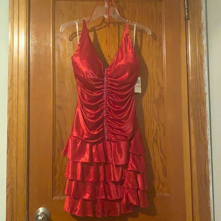 Nwt Red B. Darlin Halter Dress. Size 13/14. Ruffle Skirt, Rouching Style Torso And Beading Middle. Fun Evening Dress! Light Blue Formal Dress, Navy Homecoming Dress, Red Halter Top, Inspo Fits, Hot Pink Mini Dress, Cocktail Prom Dress, Halter Top Dress, Rouched Dress, Thrift Inspo