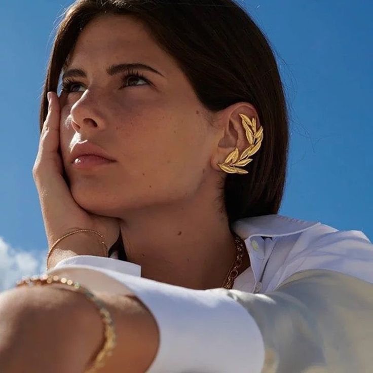 Ameretat, goddess of vegetation. Leaf pattern big gold ear cuff for left ear. Material: Alloy Secret Rings, Leaf Ear Cuffs, Big Statement Rings, Ear Climbers Earrings, Silver Rings Simple, Wax Carving, Ear Climber, Gold Ear Cuff, Ear Climbers