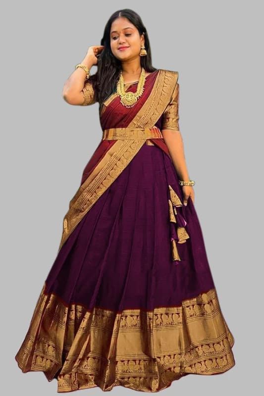 Jacquard Lehenga, Dupatta Set, Woman Weaving, Woven Design, Lehenga Choli, Lehenga, Types Of Sleeves, Weaving, India