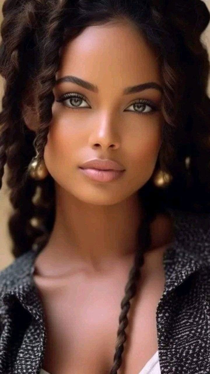 Egyptian Beauty, Women Faces, Beauty Portrait, Beautiful Lips, Hairstyles For Round Faces, Full Of Love, American Beauty, African Beauty, Beauty Face