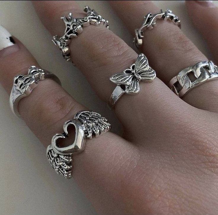 Grunge Ring, Grunge Jewelry, Edgy Jewelry, Indie Jewelry, Estilo Hippie, Y2k Jewelry, Mia 3, Dope Jewelry, Funky Jewelry