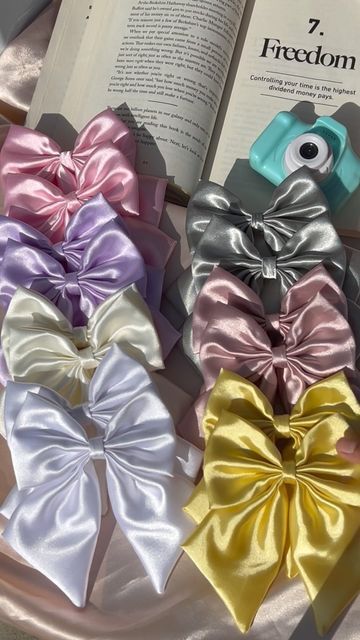 Hair Accessories Business, Scrunchie Business, Hair Bows Diy Ribbon, Homemade Business, Burlap Roses, Diy Hair Scrunchies, Pigtail Bows, Diy Sewing Tutorials, Ribbon Crafts Diy