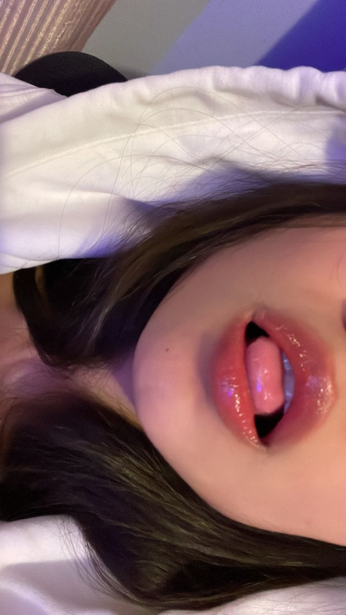 Glossy Pink Lips, Pink Lip Aesthetic, Lip Pictures, Goth Outfit Ideas, Korean Lips, Lips Photo, Bra Image, Video Call With Boyfriend Screen Photo, Foodie Instagram