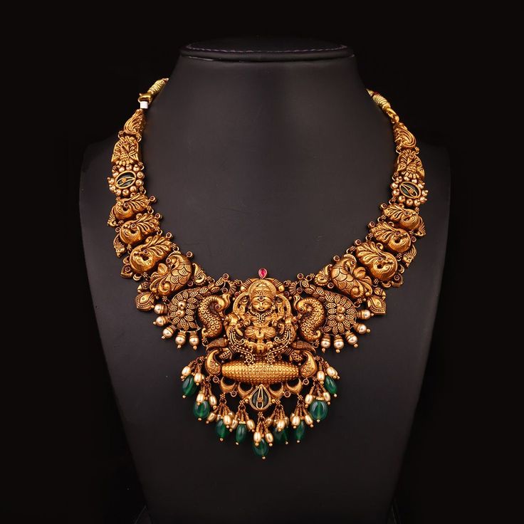 Intricate Malini Nakshi Necklace Long Chain Designs, Long Haram Gold Jewellery Designs, Temple Jewellery Necklace, Nakshi Necklace, Nakshi Jewellery, Jewellery Video, New Necklace Designs, Marriage Jewellery, Vaddanam Designs