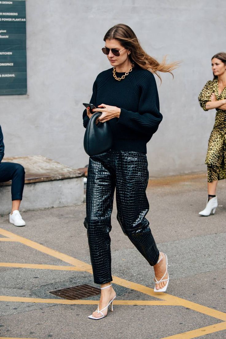 Copenhagen Fashion Week Street Style SS20 | British Vogue Tonal Dressing, Street Style Jeans, Copenhagen Fashion Week Street Style, Pernille Teisbaek, Spring Styling, 2020 Street Style, Fashion Gone Rouge, Copenhagen Fashion, La Fashion Week