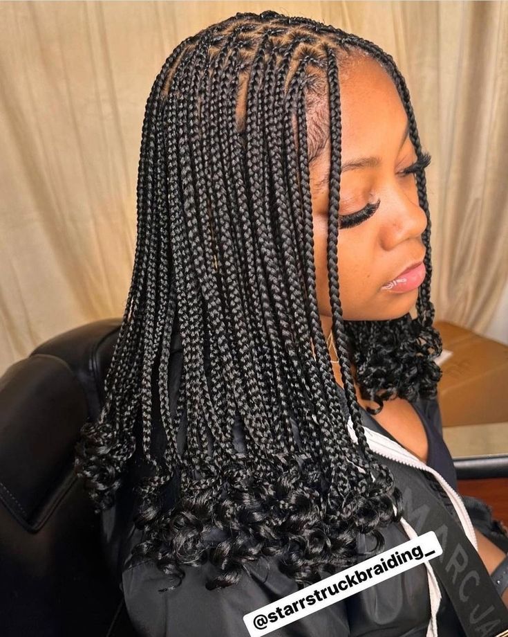 Box Braids Short, Latest Hairstyles For Ladies, Latest Hair Braids, Braids Short, Short Box Braids Hairstyles, Braided Hairstyles For Black Women Cornrows, Short Box Braids, Big Box Braids Hairstyles, Feed In Braids Hairstyles